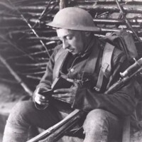 WWI-Soldier-in-Trench.jpg